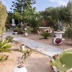 Sunrock - Pansy Lägenhetshotell Naxos City